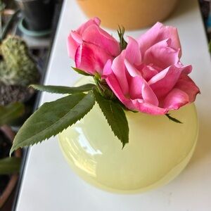 Ikea Swedish Bud Vase Hand Blown Pale Green/Yellow Barbro Wesslander Pia Amsell